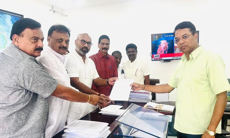 Maha Muslims being registered as voters in Bodhan: Telangana BJP MP to CEO