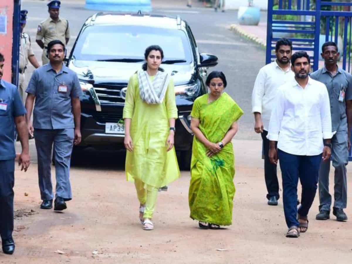 ChandrababuNaidu Wife Bhuvaneshwari along with Son and Daughter