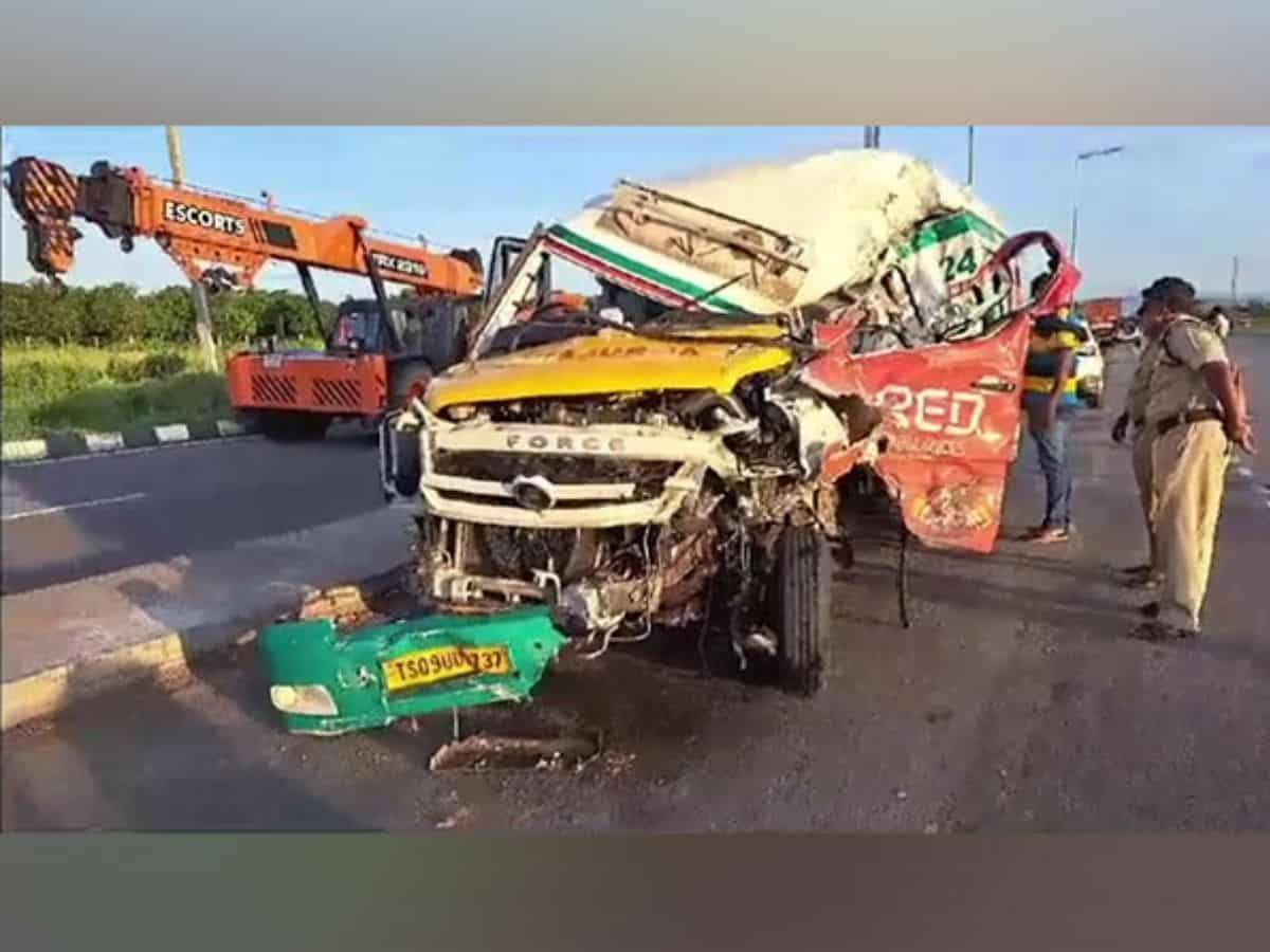 Andhra Pradesh: 4 killed, 3 injured in a road accident in Chittoor
