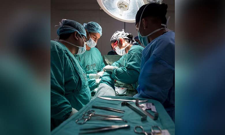 Indian-origin man tries to sue Australian hospital after watching wife's C-section