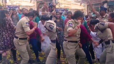 Hyderabad: Femals cops dance during Ganesh fest steals limelight