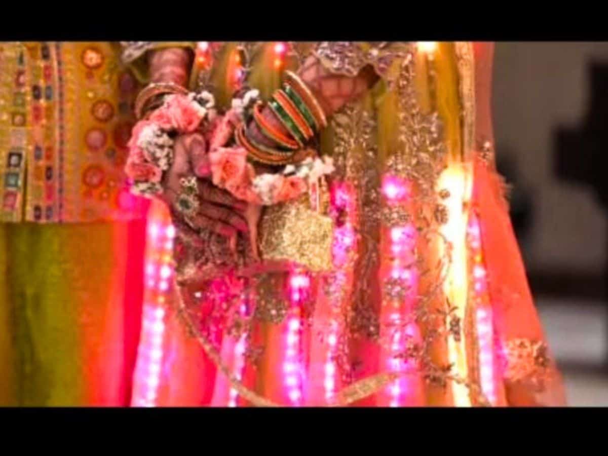 Watch: LED lights in Pakistan bride's lehenga turn heads