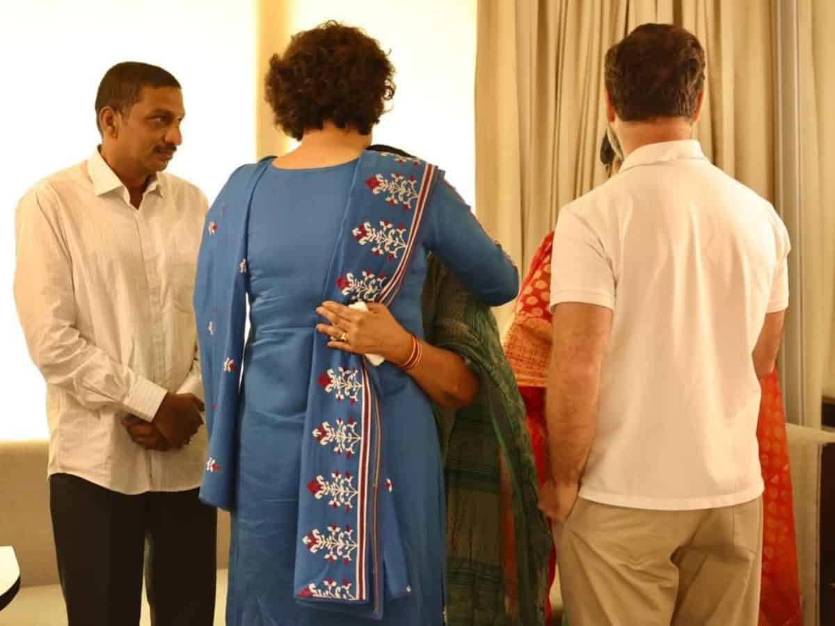 Sonia, Rahul & Priyanka Gandhi console Gaddar’s family in Hyderabad