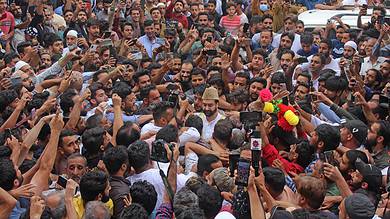 Don't disrupt peace, we will succeed: Mirwaiz to Kashmiri youth