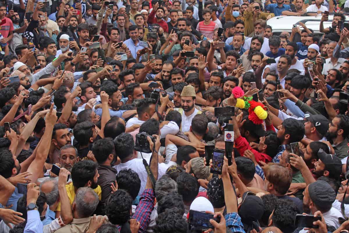 Don't disrupt peace, we will succeed: Mirwaiz to Kashmiri youth