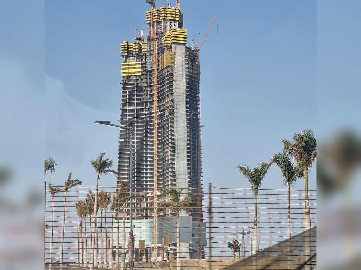 Saudi Arabia: Construction resumes on Jeddah Tower, world's tallest building