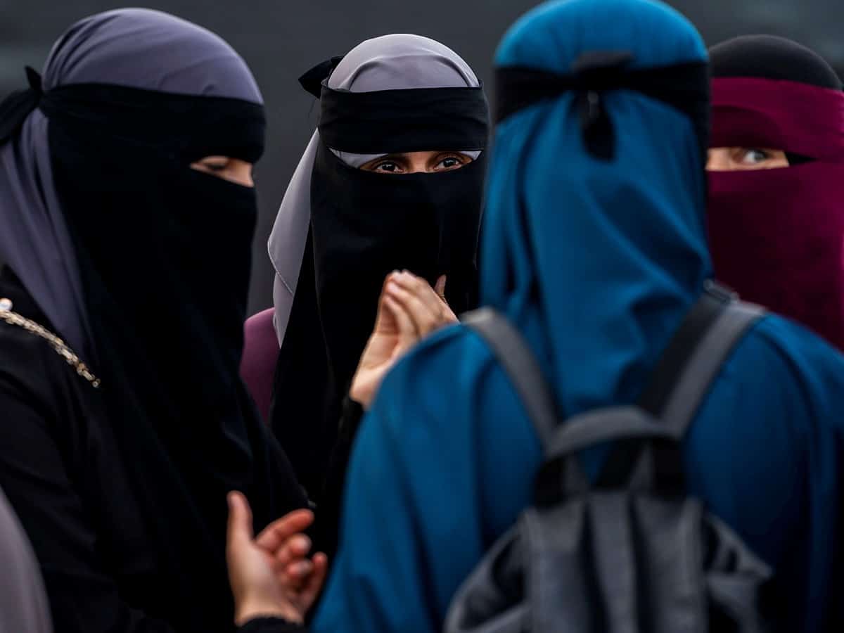 Egypt bans female student from wearing niqab in schools