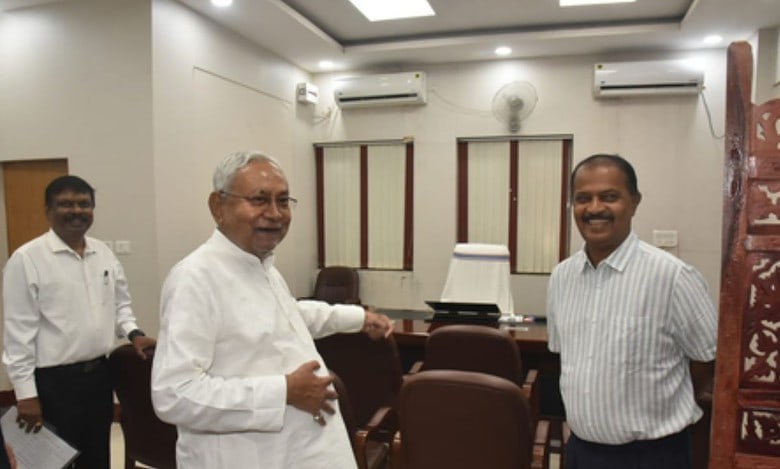 _Nitish Kumar conducted surprise checks at various ministries