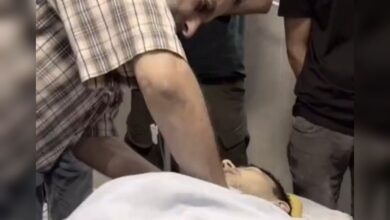 Video: Heart-wrenching moment of a Palestinian father trying to save his martyr son