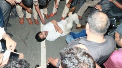 Pawan Kalyan stopped on way to Vijayawada