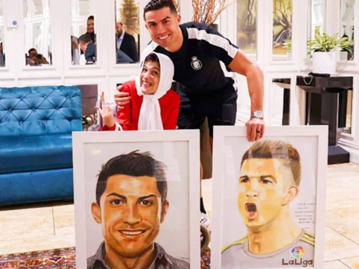 Watch: Ronaldo's heartwarming encounter with Iranian painter Fatemeh Hamami