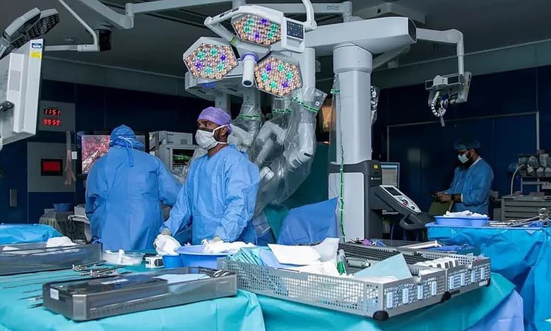 Saudi hospital successfully performs world's 1st fully robotic liver transplant