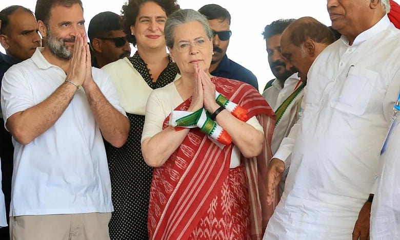 ‘Cong govt in Telangana my dream’: Sonia announces 6 guarantees