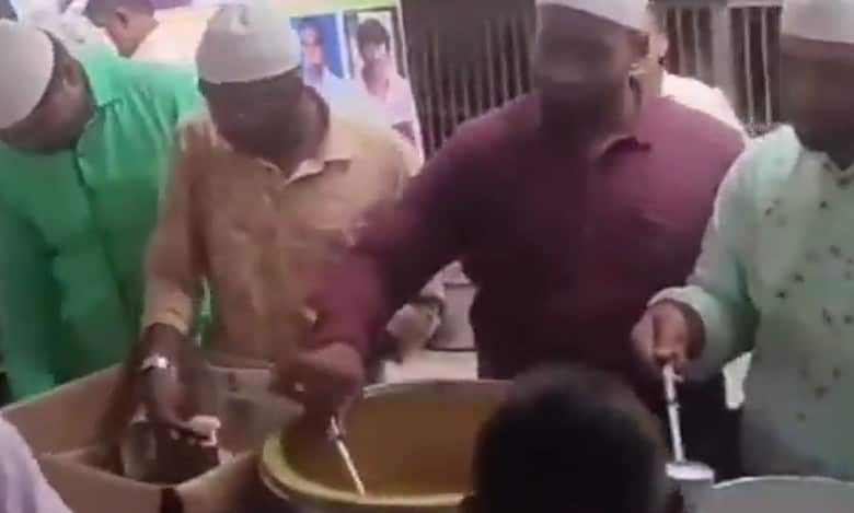 Watch: Muslims serve food during Ganesh Chaturthi in Siddipet