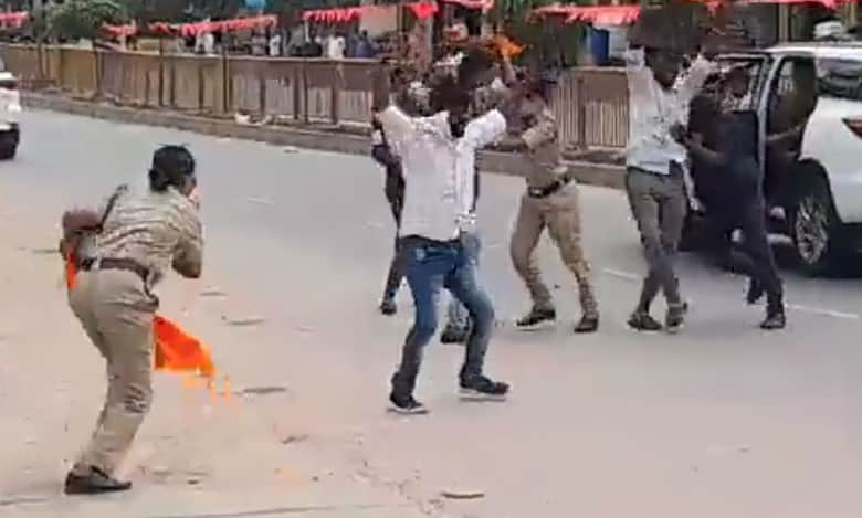 Telangana: BJYM workers attempt to waylay KCR’s convoy at Amangal