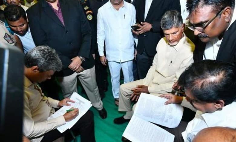 Andhra CID continues questioning Chandrababu Naidu for 2nd day