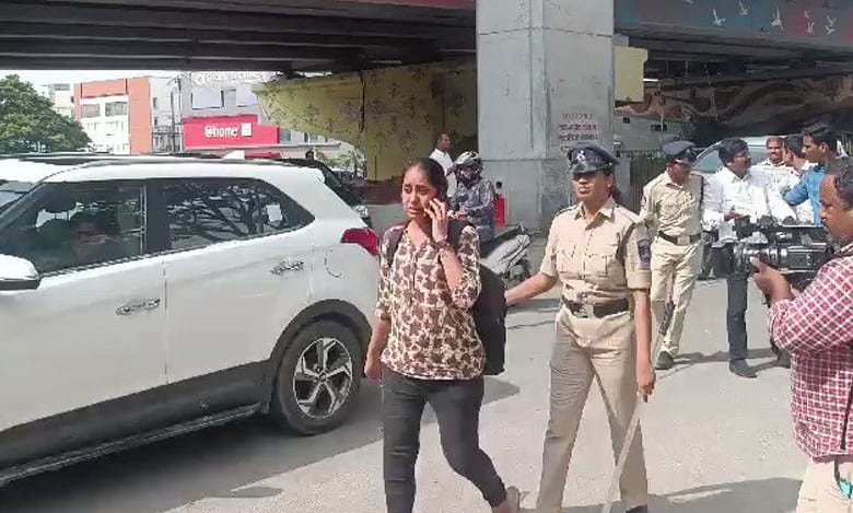 Hyderabad: IT employees detained for protesting Naidu's arrest