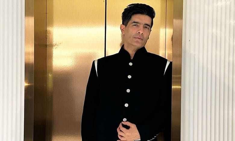 Manish Malhotra spotted at his lavish Hyderabad store - Watch