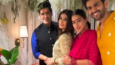 Sara Ali Khan goes for Ganpati darshan at Kartik Aaryan’s house