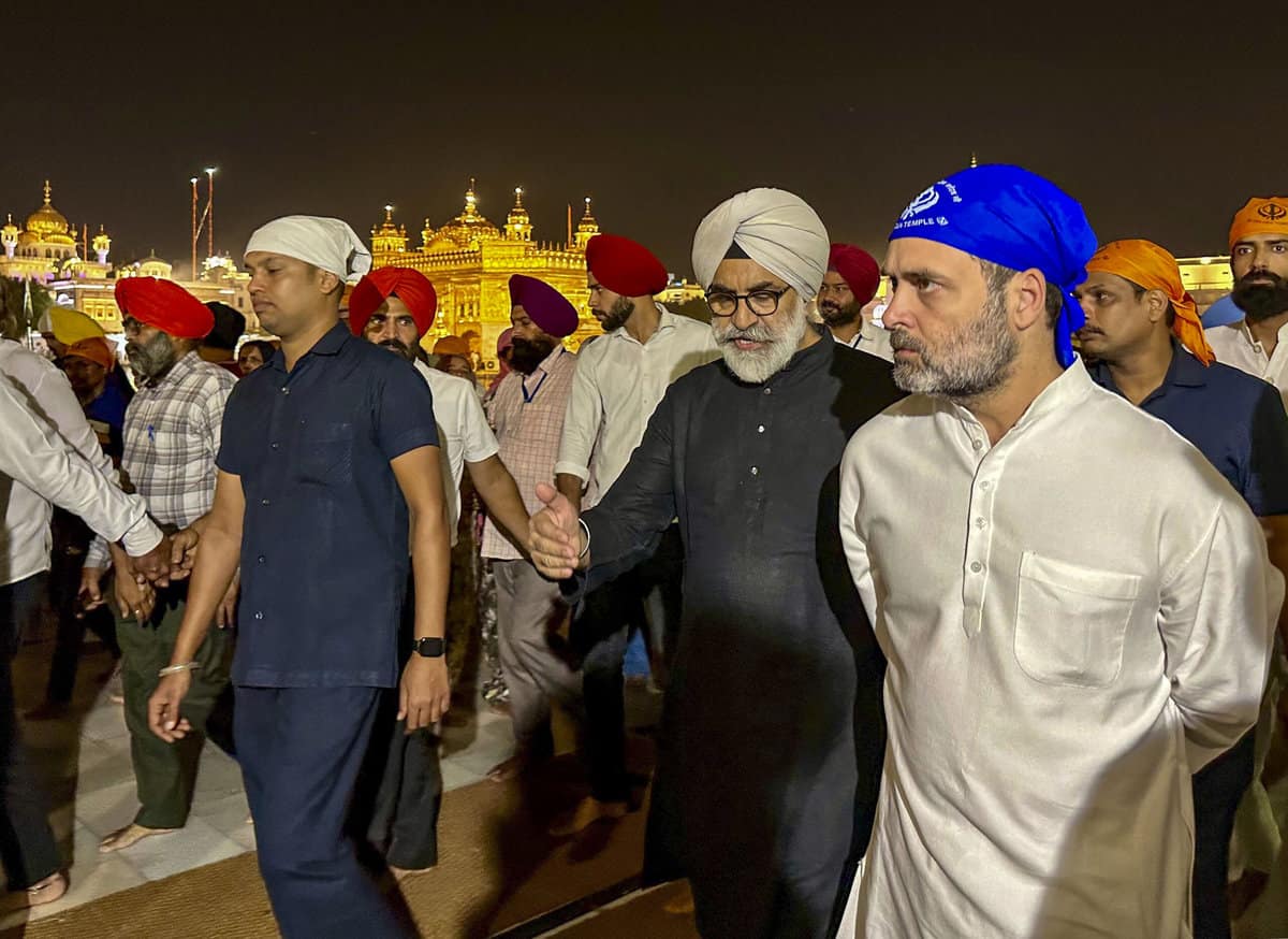 Rahul Gandhi at Golden Temple