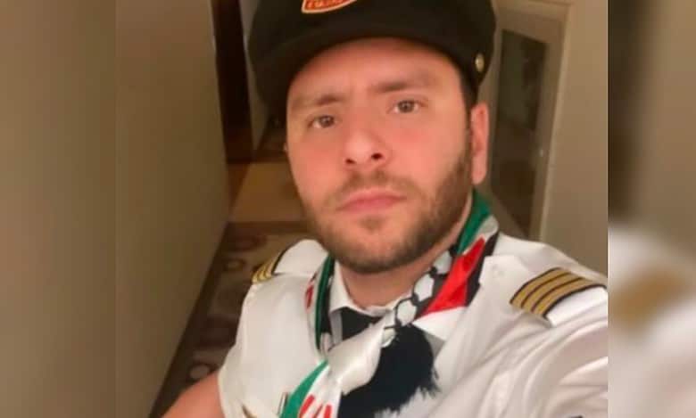 Air Canada suspends pilot for wearing pro-Palestinian colours in uniform
