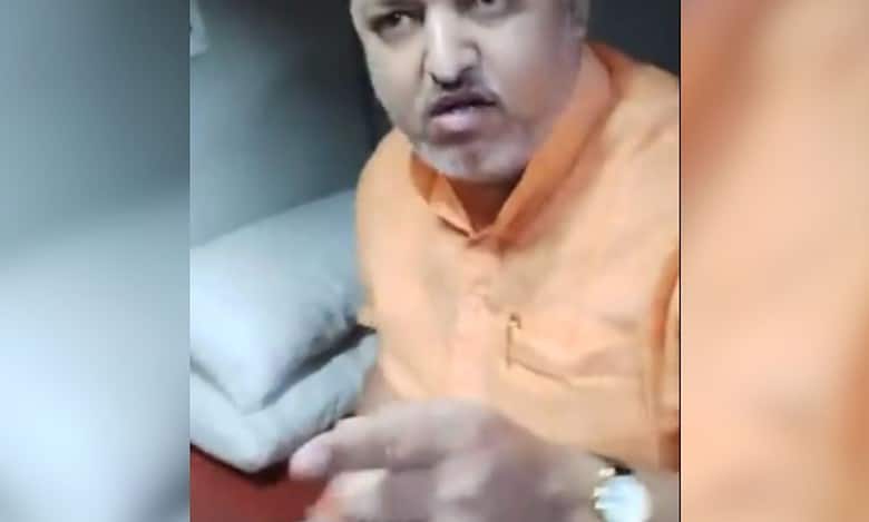BJP leader involved in heated argument with Train Ticket Examiner