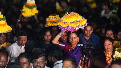 BRS takes Bathukamma to Solapur; Kavitha to head festivities