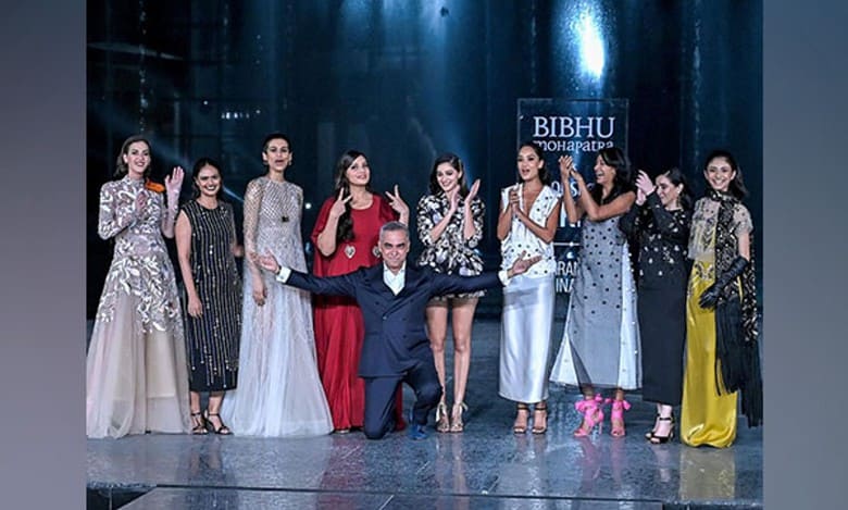 Bipasha Basu, Ananya Panday bring Bollywood charm to Lakme Fashion Week grand finale
