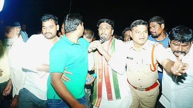 Adilabad NRI Srinivas Reddy has begun to cook opponents through pressure cooker distribution