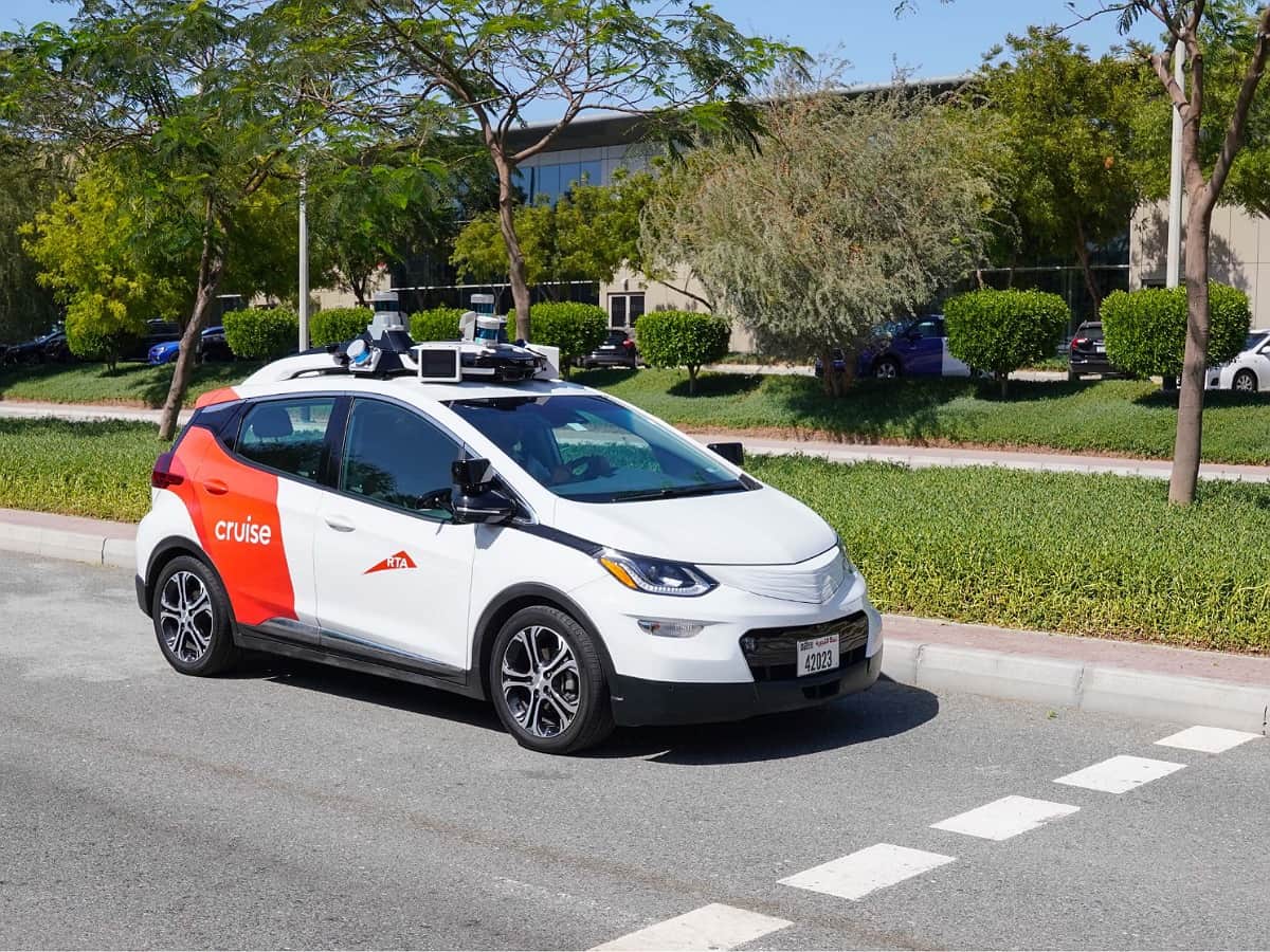 Testing of driverless taxis begins on Dubai roads