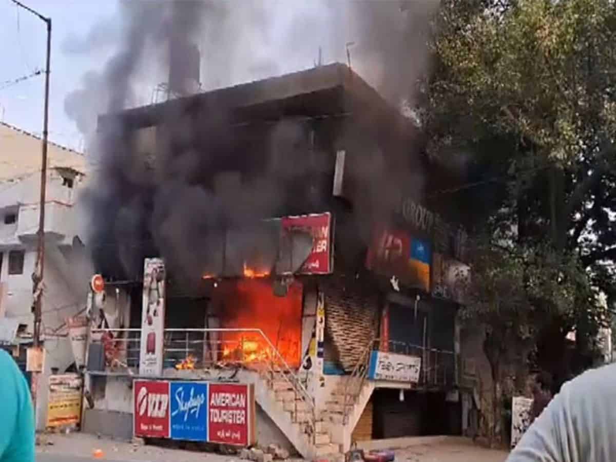 Hyderabad: Fire breaks out at shop in Vanasthalipuram, no casualties