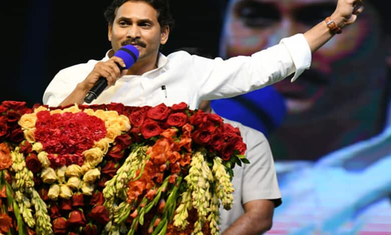 Naidu's campaigners are mostly residents of Telangana: Jagan