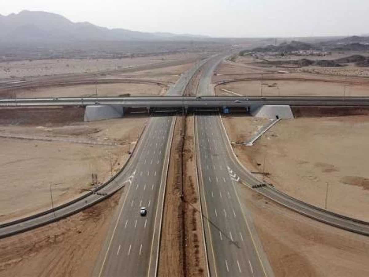 New Jeddah-Makkah highway will reduce travel time to 35 minutes; 70% of construction over