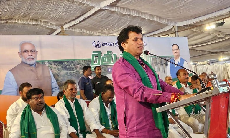 'If you want to live in India, say Bharat Mata ki Jai': Union min in Hyderabad