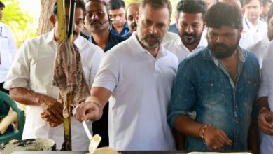 Rahul Gandhi tries his hand at dosa-making in Telangana's Jagtial