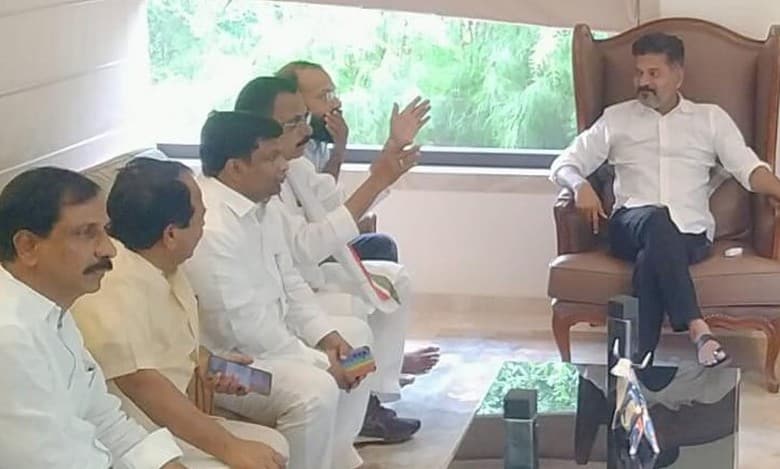 Another jolt to BRS as MLC quits, to join Congress