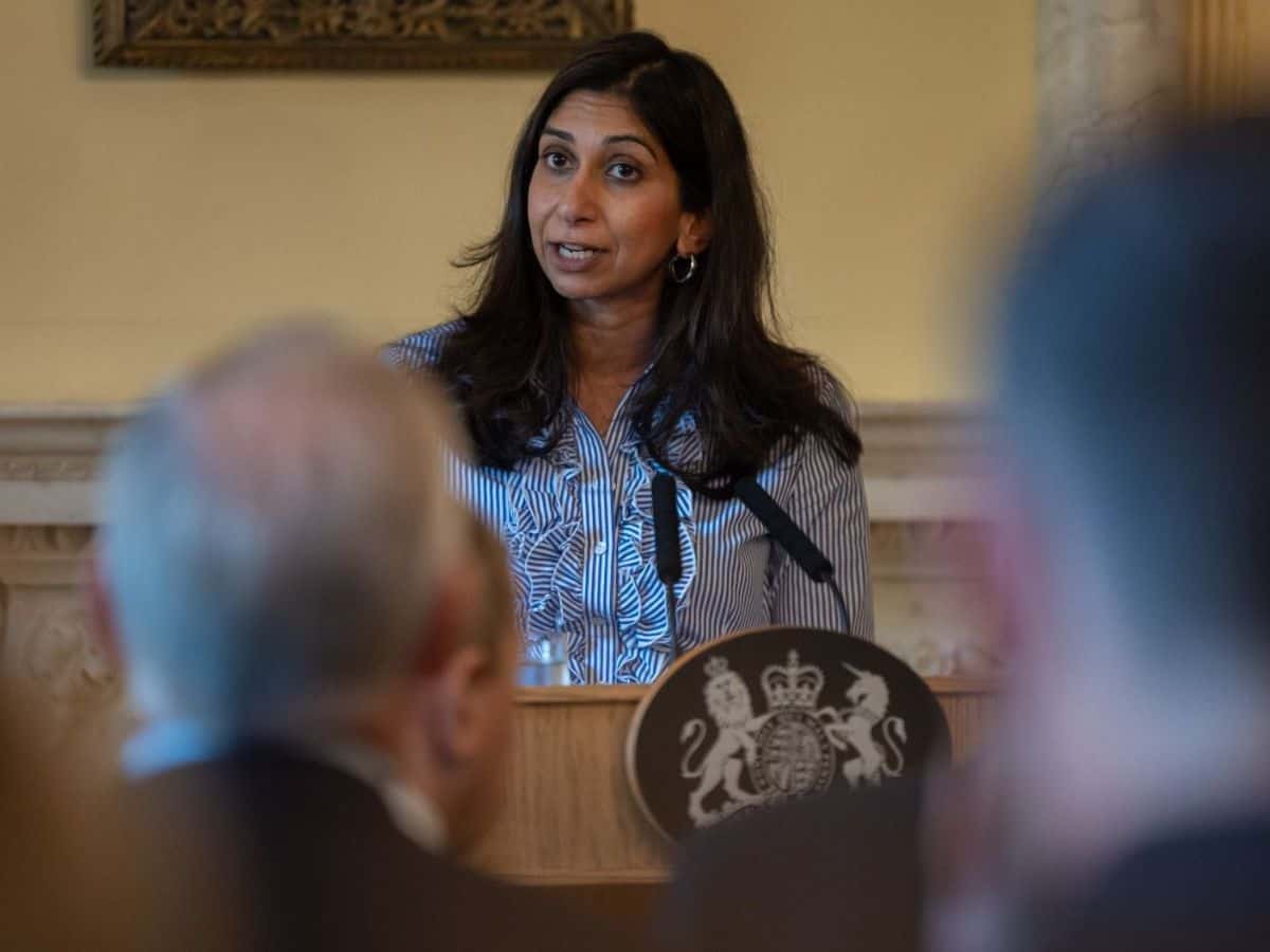 Suella Braverman warns against waving Palestinian flags in UK