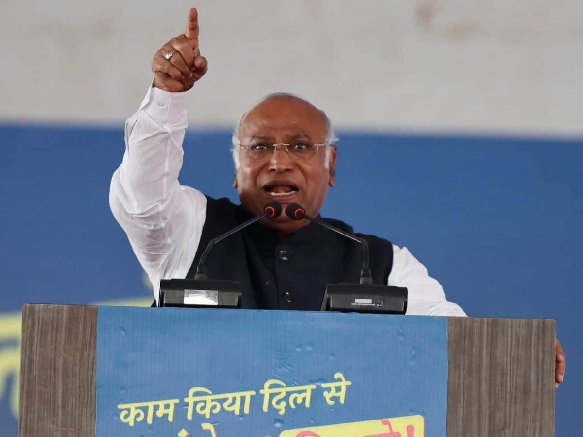 Kharge reshuffles J&K unit, announces executive committee, 5 new VPs