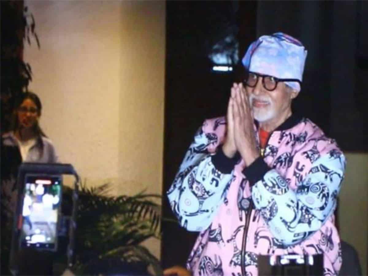 Amitabh Bachchan rings in 81st b'day at midnight with fans outside Jalsa