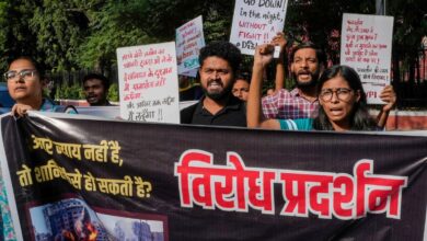 detain protesters trying to stage sit-in at Jantar Mantar in support of Palestine