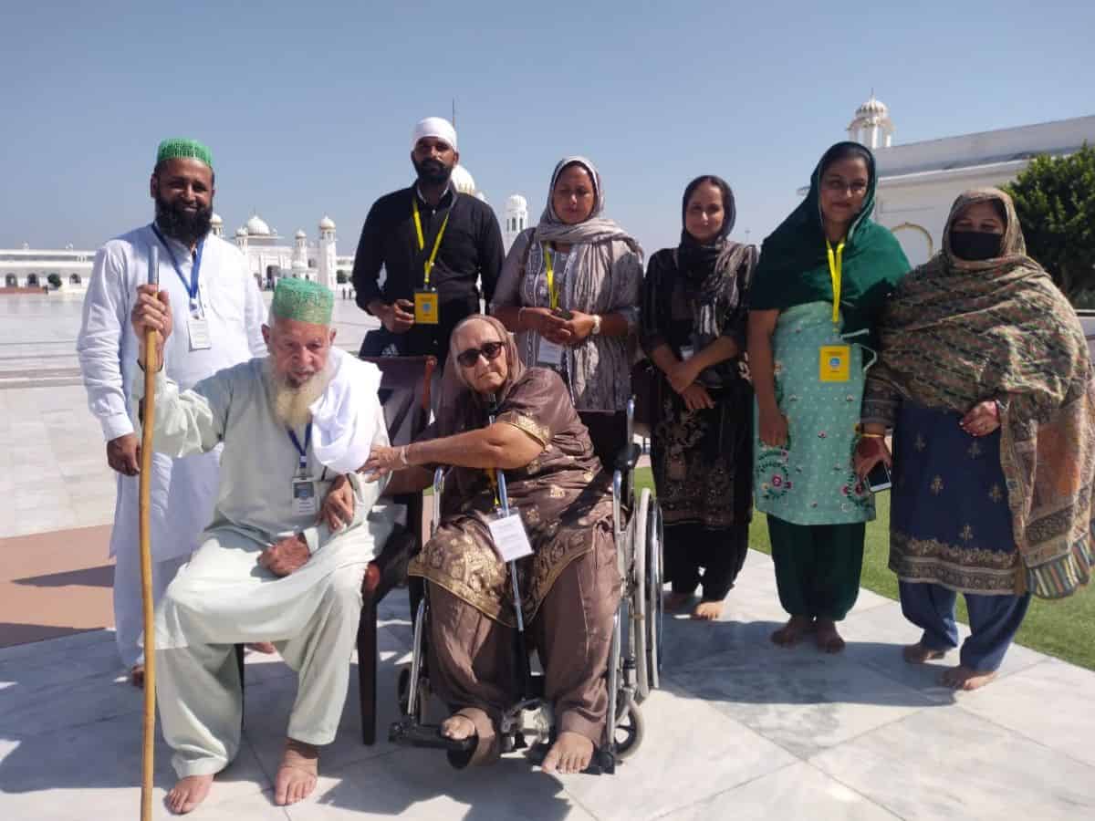 _family reunion, at Darbar Sahib Kartarpur Corridor. Mr. Muhammad Ismael from Sahiwal, Pakistan Surinder Kaur from Jalandhar, India (1)