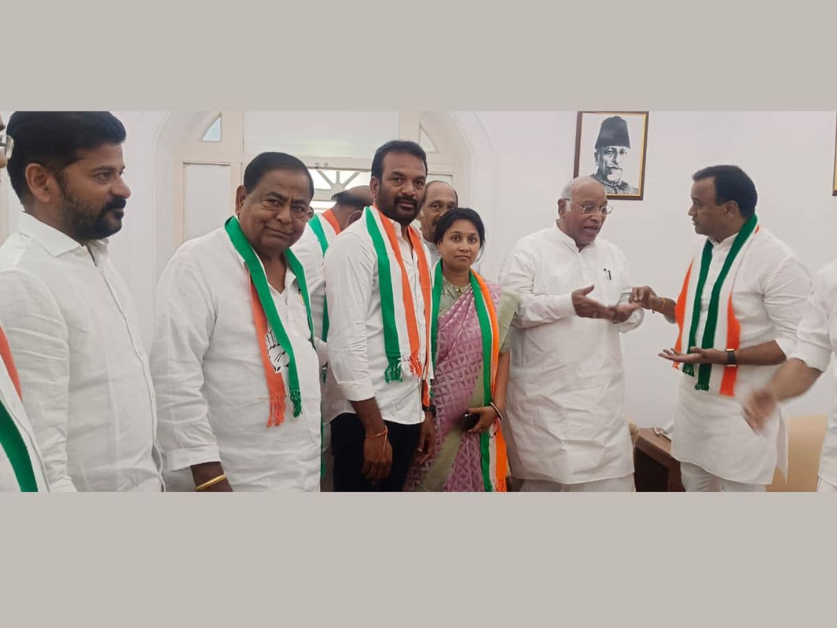 Telangana polls: Congress gains momentum as 8 from BRS, BJP cross over