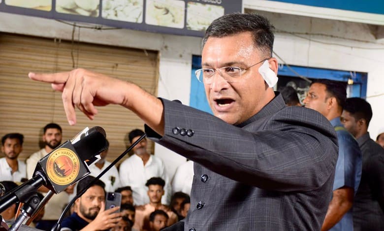 Injustice in Gujarat riots led Modi to become PM: Akbaruddin Owaisi