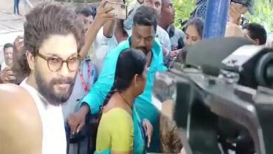 Video: Actor Allu Arjun casts his vote in Jubilee Hills