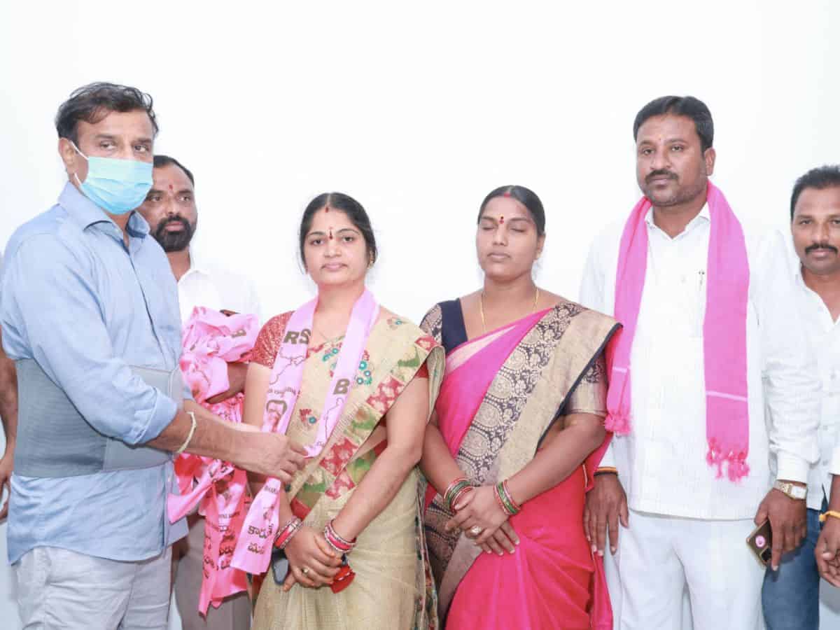 BJP Leaders Join BRS in Dubbak