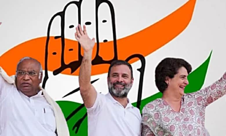 Congress leaders Mallikarjun Kharge, Rahul Gandhi and Priyanka gandhi