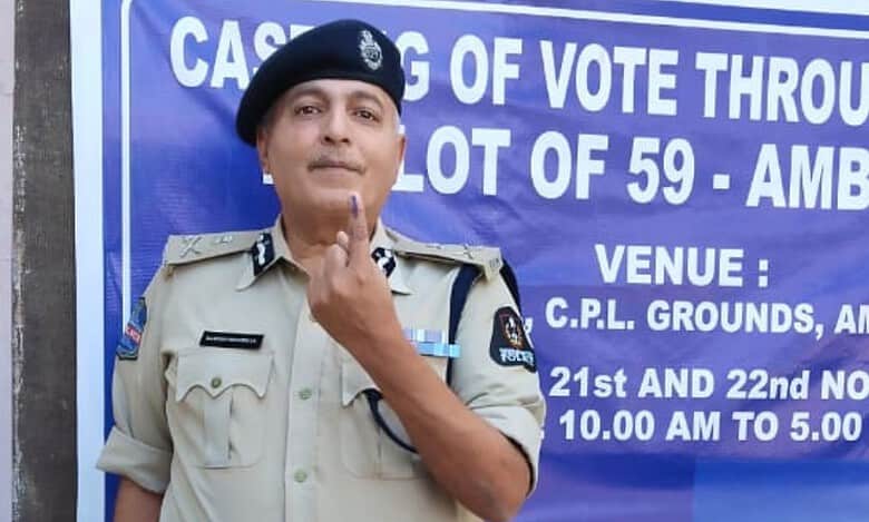 Hyderabad CP Sandeep Shandilya casts vote after resuming duty