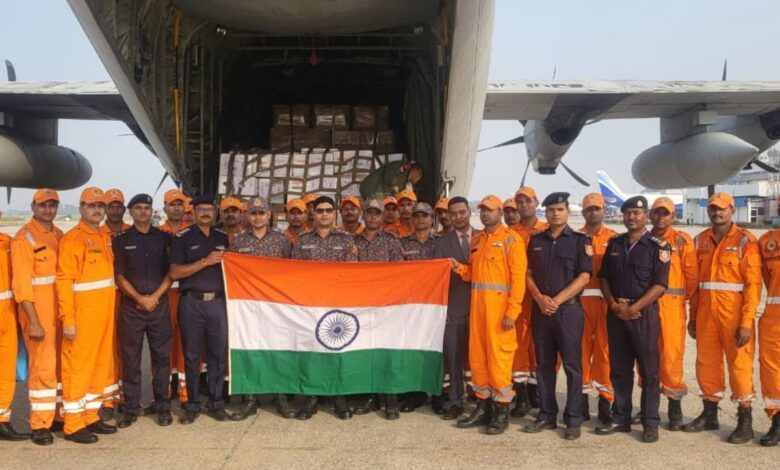 India sends 1st consignment of earthquake relief worth INR 10 Cr to Nepal.