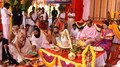 KCR to conduct Rajashyamala yagam