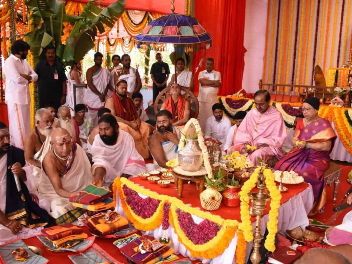 KCR to conduct Rajashyamala yagam